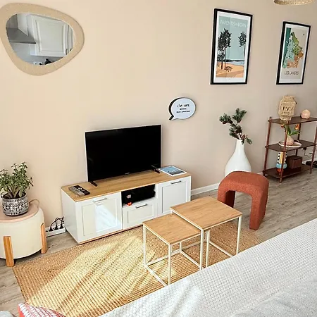 アパート Cosy Avec Balcon パランティ・アン・ボルヌ